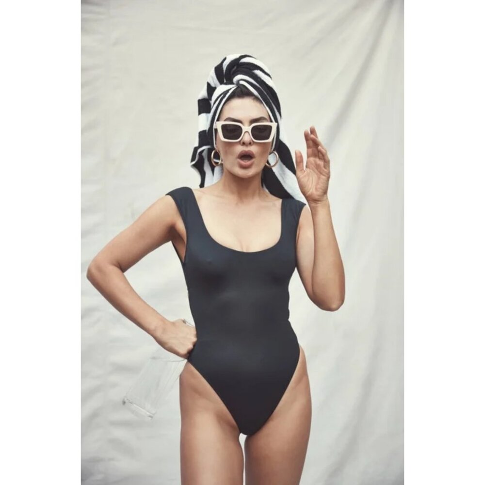 SU78 Solid Black One Piece Swimsuit Small